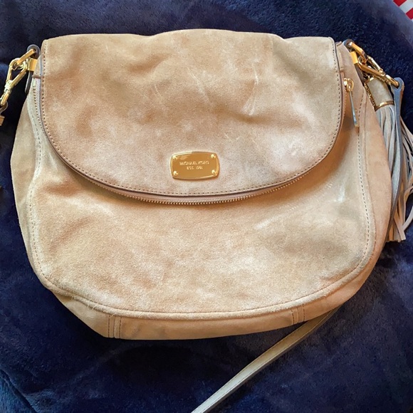 Michael Kors
TRADE Convertible BEDFORD SUEDE CROSS BODY - Picture 8 of 14